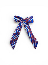 Load image into Gallery viewer, Silk Bow - daxl Boutique
